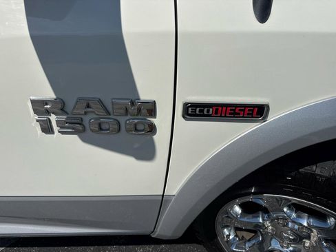 Used 2018 RAM 1500 Laramie AWD/4WD image 2