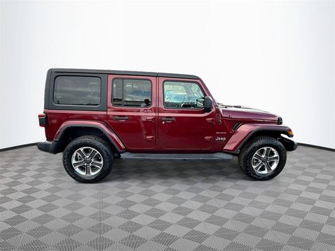 Used 2021 Jeep Wrangler Unlimited Sahara image 5
