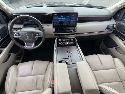 Used 2023 Lincoln Navigator Reserve image 15