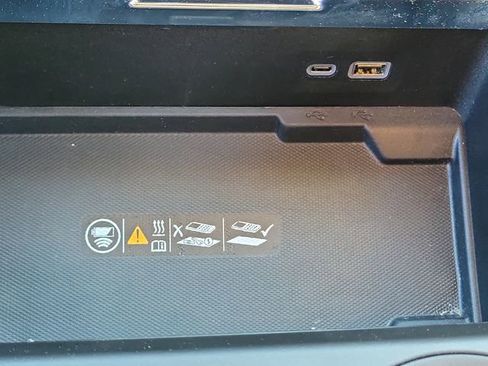 Certified 2025 GMC Yukon XL Denali image 35