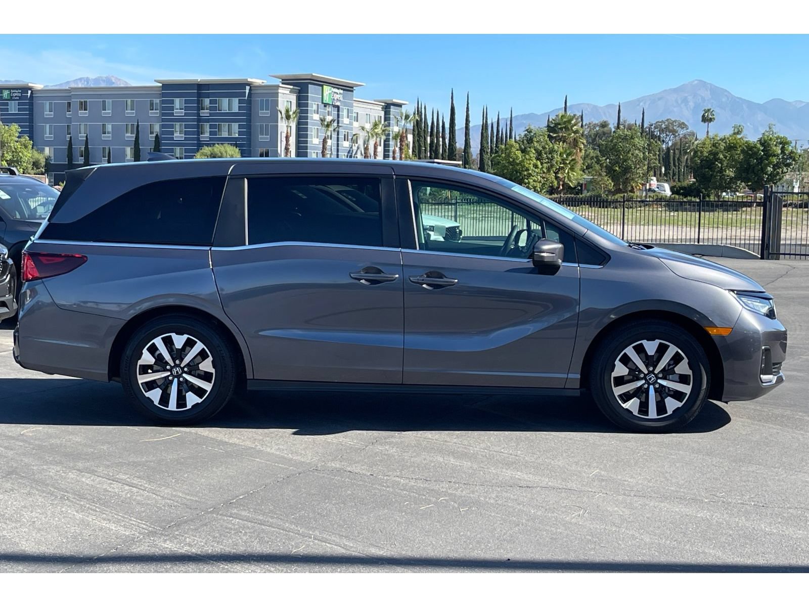 Certified 2026 Honda Odyssey EX-L image 7