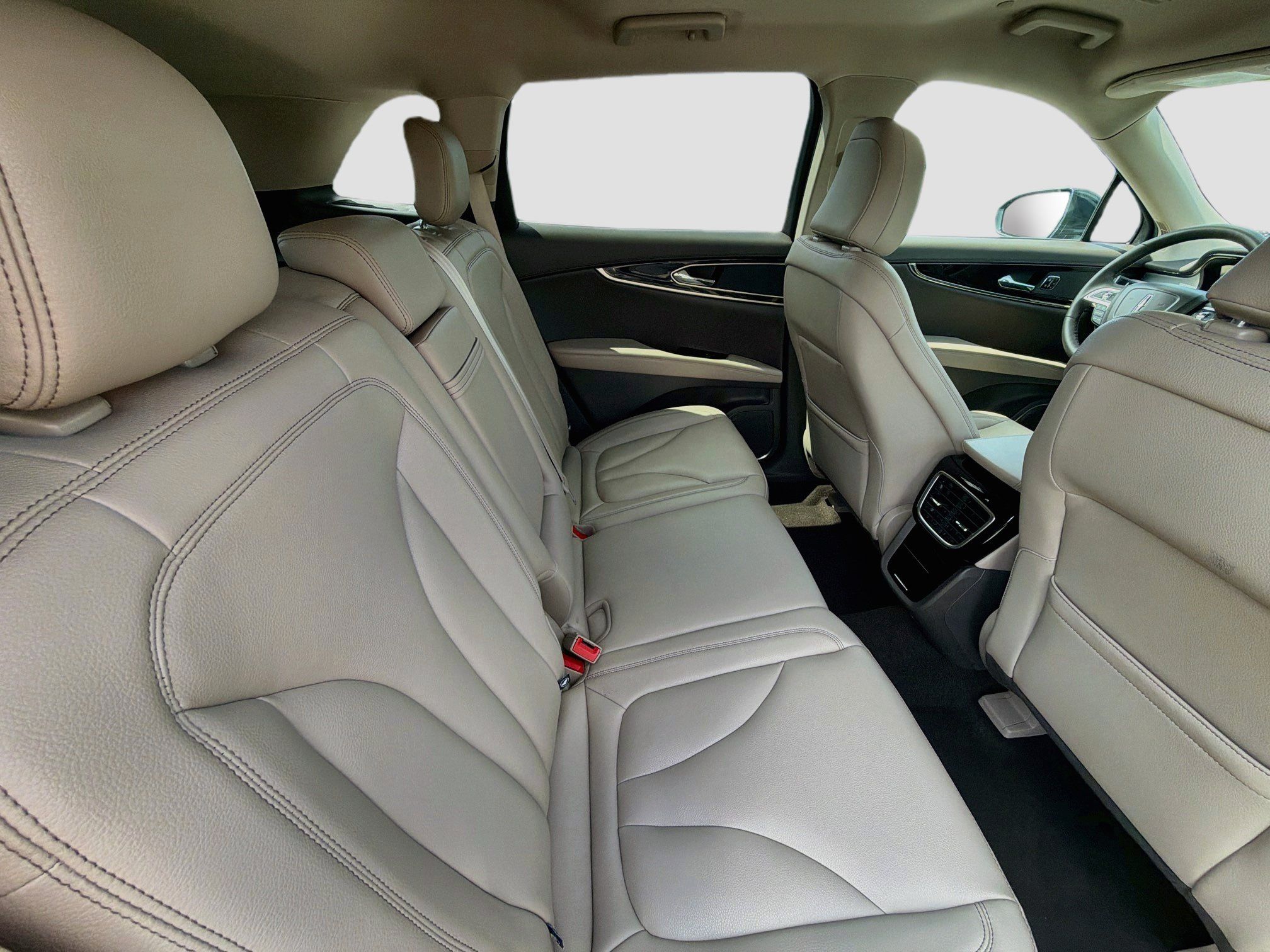 Used 2023 Lincoln Nautilus FWD w/ Premium Package image 27