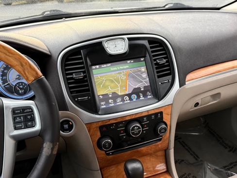 Used 2014 Chrysler 300 C RWD image 42