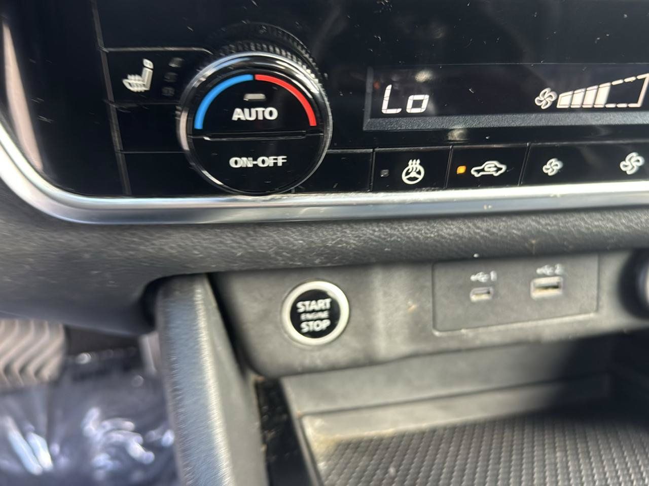 Used 2023 Nissan Rogue SV w/ SV Premium Package AWD/4WD image 23