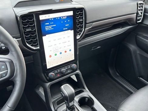 New 2025 Ford Ranger Lariat w/ FX4 Off-Road Package image 32