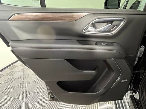 Used 2021 Chevrolet Tahoe High Country w/ Premium Package image 12