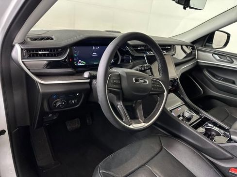 Used 2023 Jeep Grand Cherokee 4WD 4xe w/ Luxury Tech Group II image 13