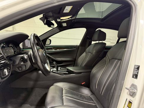 Used 2019 BMW 540i xDrive image 16