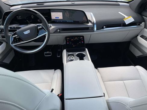 New 2026 Cadillac Vistiq Sport image 15