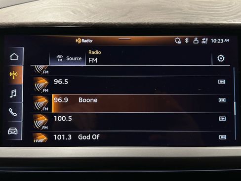 Used 2023 Audi Q4 e-tron Premium w/ Convenience Package image 32