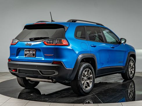 Used 2020 Jeep Cherokee Trailhawk w/ Cold Weather Group AWD/4WD image 5