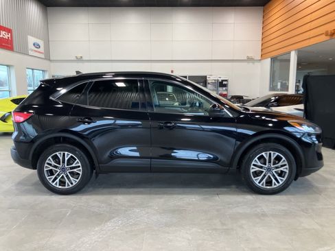 Used 2021 Ford Escape SEL w/ Technology Package image 4