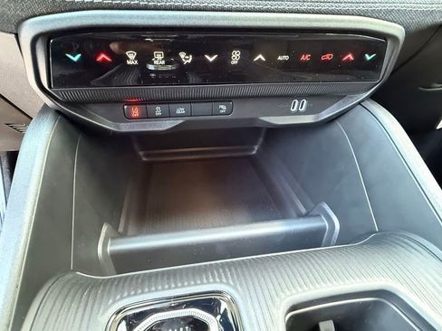 New 2026 Jeep Cherokee Laredo image 14