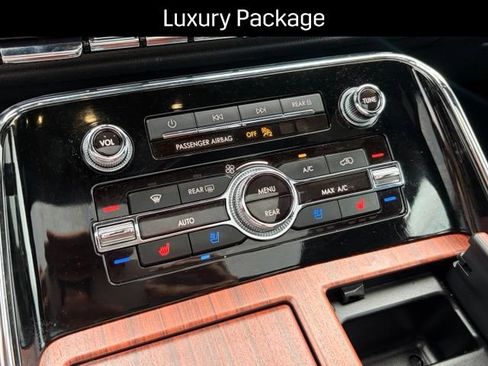 Used 2023 Lincoln Navigator L Reserve AWD/4WD image 19