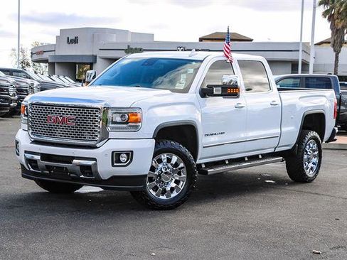 Used 2015 GMC Sierra 2500 Denali w/ Duramax Plus Package image 1