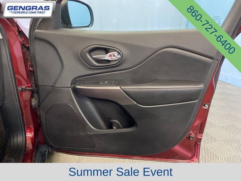 Used 2019 Jeep Cherokee Limited AWD/4WD image 45