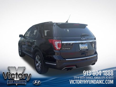 Used 2018 Ford Explorer Platinum AWD/4WD image 3