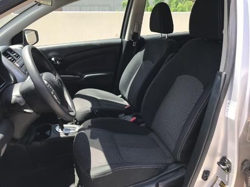 Used 2016 Nissan Versa SV FWD image 6