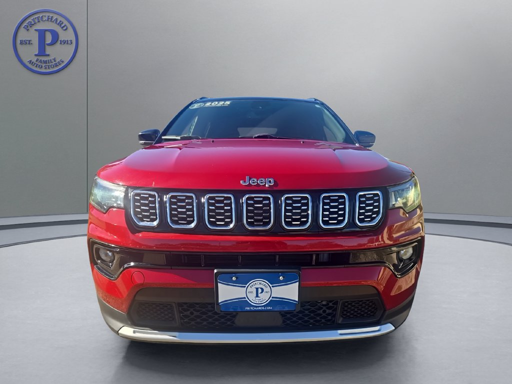 Used 2025 Jeep Compass Limited AWD/4WD image 2