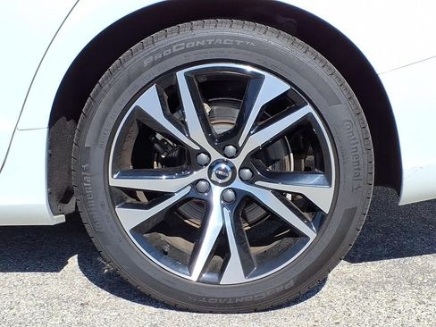 Certified 2025 Volvo S60 B5 Core FWD image 6