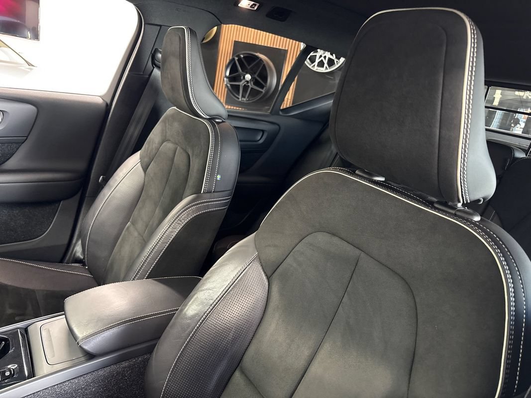 Used 2019 Volvo XC40 T5 R-Design AWD/4WD image 37