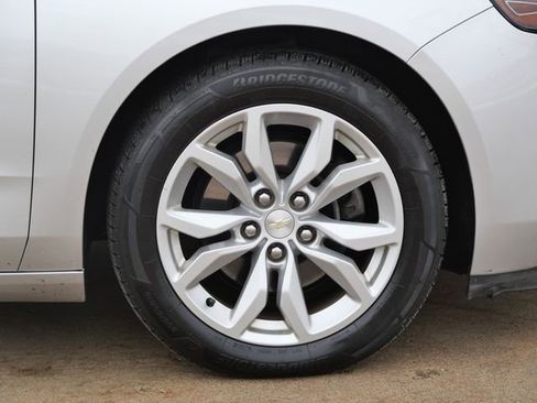 Used 2017 Chevrolet Impala LT image 9