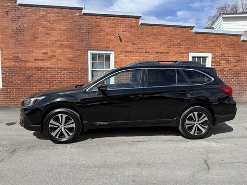 Used 2019 Subaru Outback 2.5i Limited w/ Popular Package #2 AWD/4WD image 3