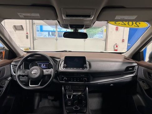 Used 2023 Nissan Rogue S AWD/4WD image 15