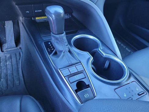 Used 2020 Toyota Camry XSE image 14