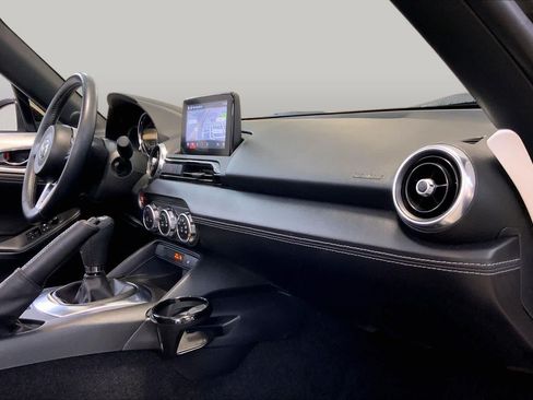 Used 2023 MAZDA MX-5 Miata Grand Touring RWD image 17