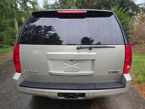 Used 2014 GMC Yukon SLE image 4