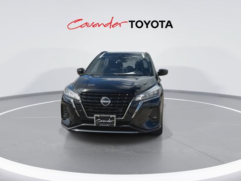 Used 2024 Nissan Kicks SR FWD image 3