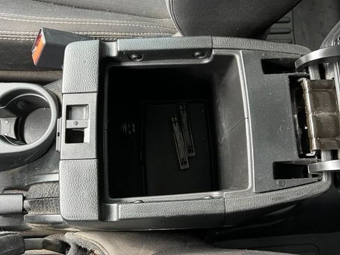 Used 2018 Jeep Wrangler Unlimited Sahara AWD/4WD image 13