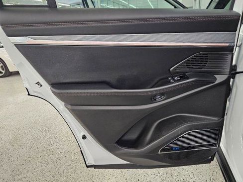 Used 2024 Jeep Wagoneer Launch Edition image 26