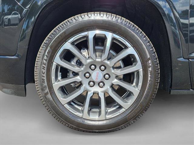 Used 2021 GMC Acadia Denali w/ Denali Technology Package FWD image 14