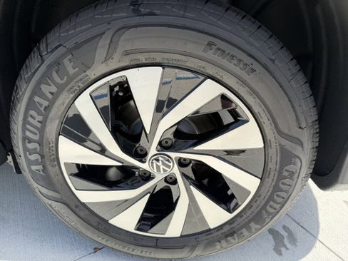 New 2026 Volkswagen Tiguan S image 29