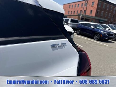 Used 2024 GMC Terrain SLT AWD/4WD image 16