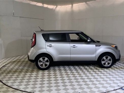 Used 2017 Kia Soul image 9