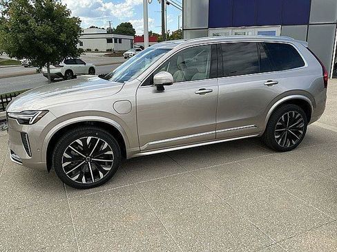 New 2026 Volvo XC90 T8 Ultra w/ Lounge Package AWD/4WD image 11