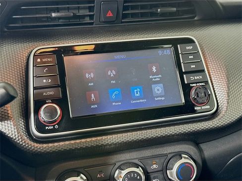 Used 2020 Nissan Kicks S image 21