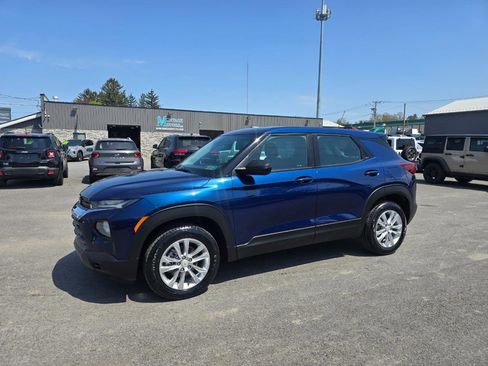 Used 2022 Chevrolet TrailBlazer LS AWD/4WD image 3