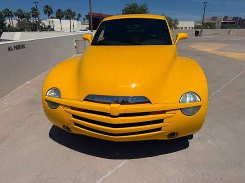 Used 2004 Chevrolet SSR w/ Preferred Equipment Group RWD image 5