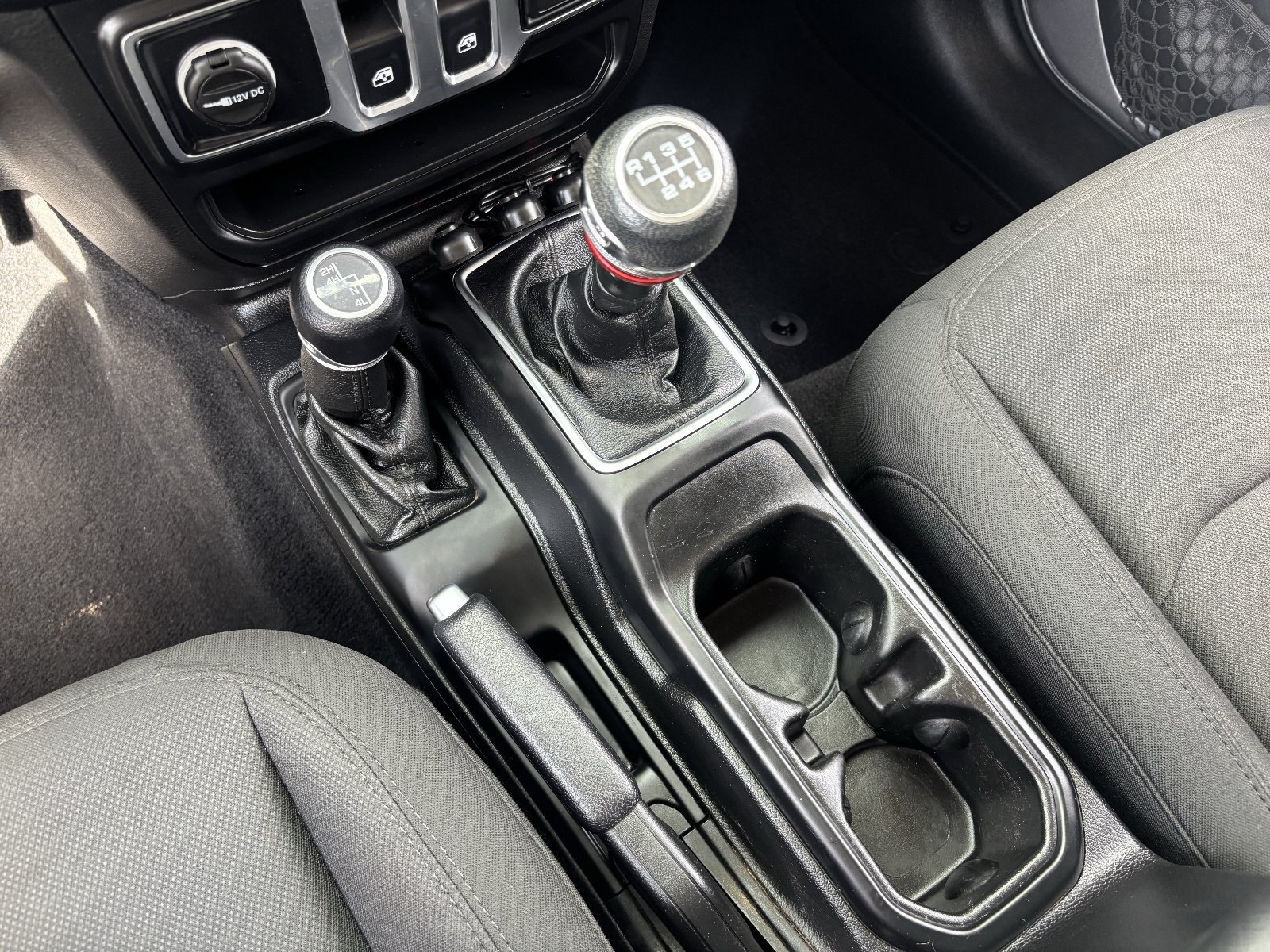 Used 2020 Jeep Wrangler Sport AWD/4WD image 23