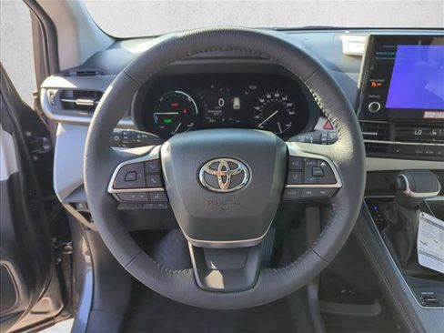 New 2025 Toyota Sienna XLE image 16