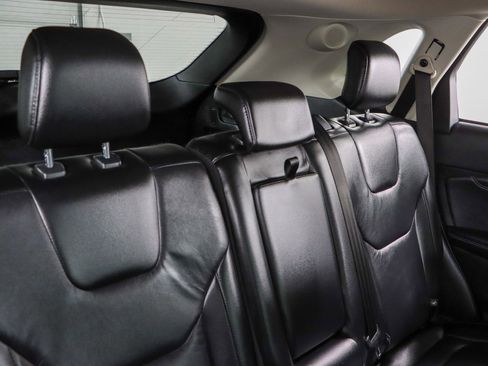 Used 2021 Ford Edge Titanium image 27