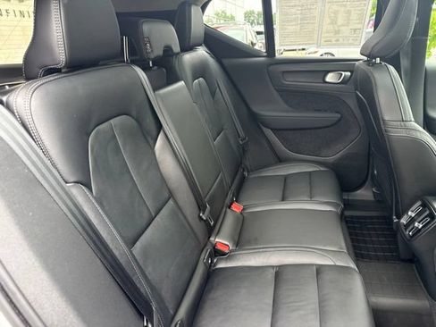 Used 2023 Volvo XC40 B5 Plus w/ Protection Package Premier AWD/4WD image 12