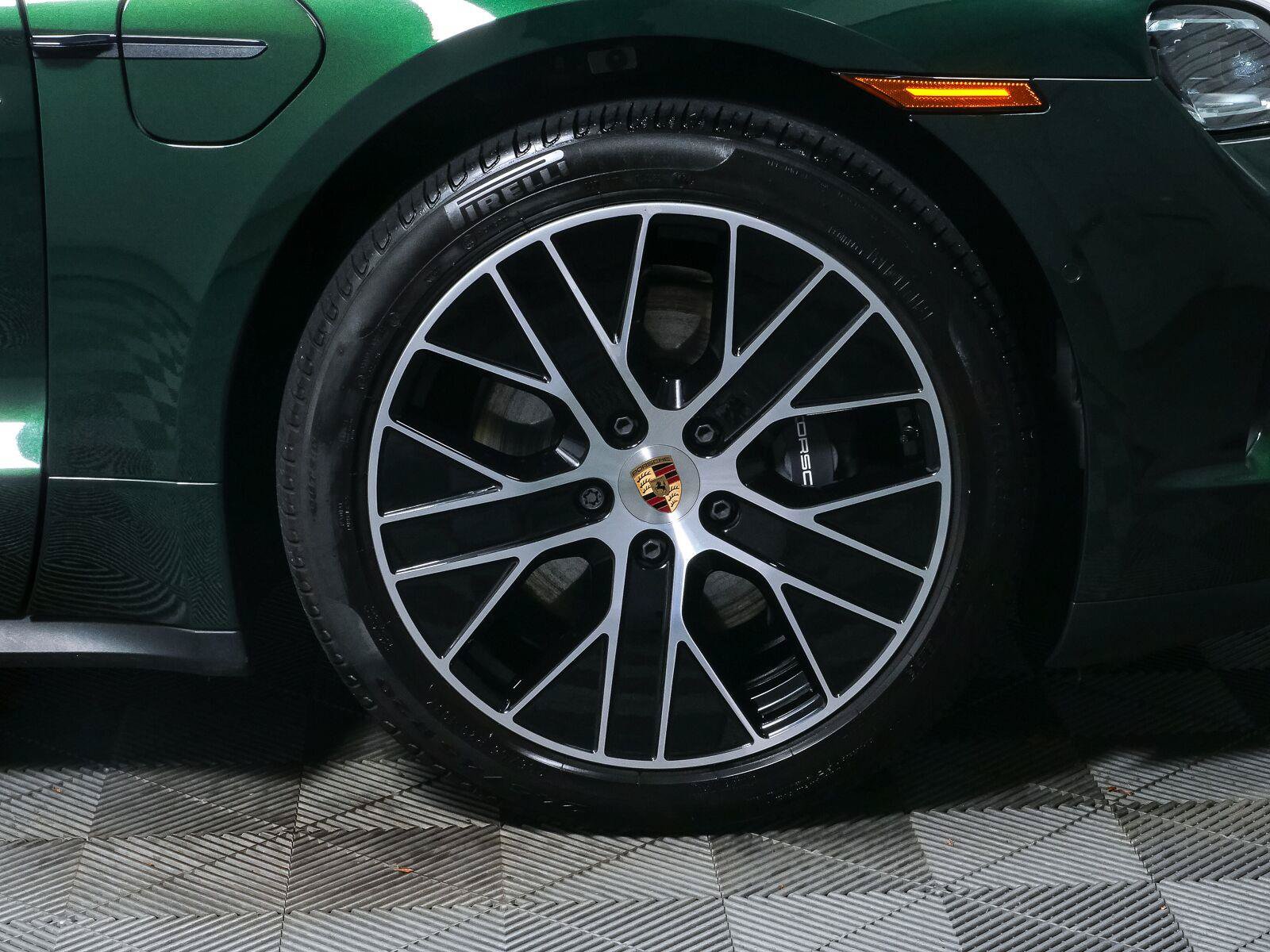 Certified 2025 Porsche Taycan AWD/4WD image 39