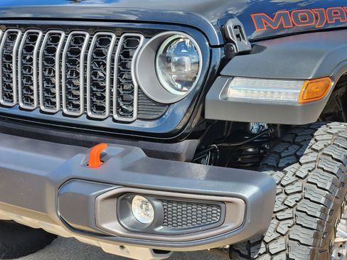 Used 2026 Jeep Gladiator Mojave AWD/4WD image 10