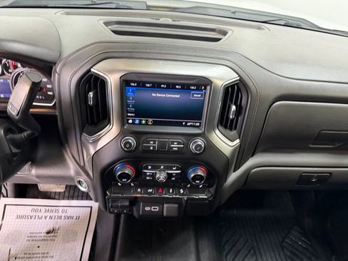 Used 2020 Chevrolet Silverado 1500 LT Trail Boss w/ Convenience Package AWD/4WD image 23