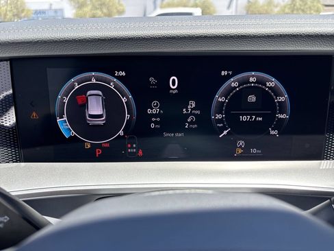 New 2026 Volkswagen Tiguan SE FWD image 25